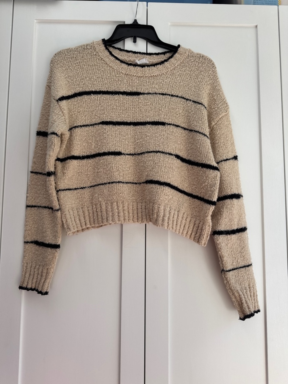 Storia Beige Cropped Crewneck Sweater with Black Stripes